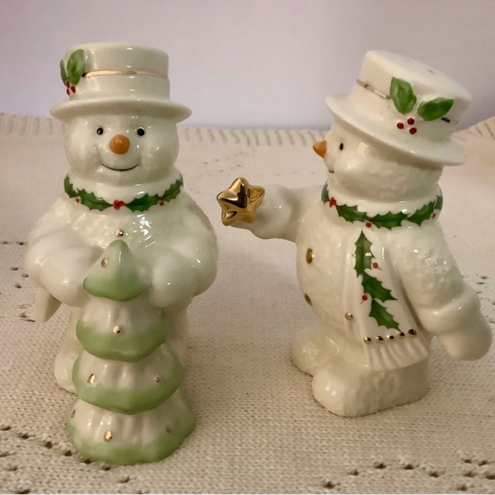 NEW Lenox Happy Holly Days Decorate The Tree Salt & Pepper Set - Picture 3 of 10
